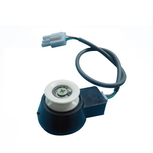 Electronic detector for twisting machine