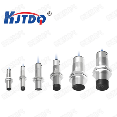 Industrial liquid level sensor - conductivity type